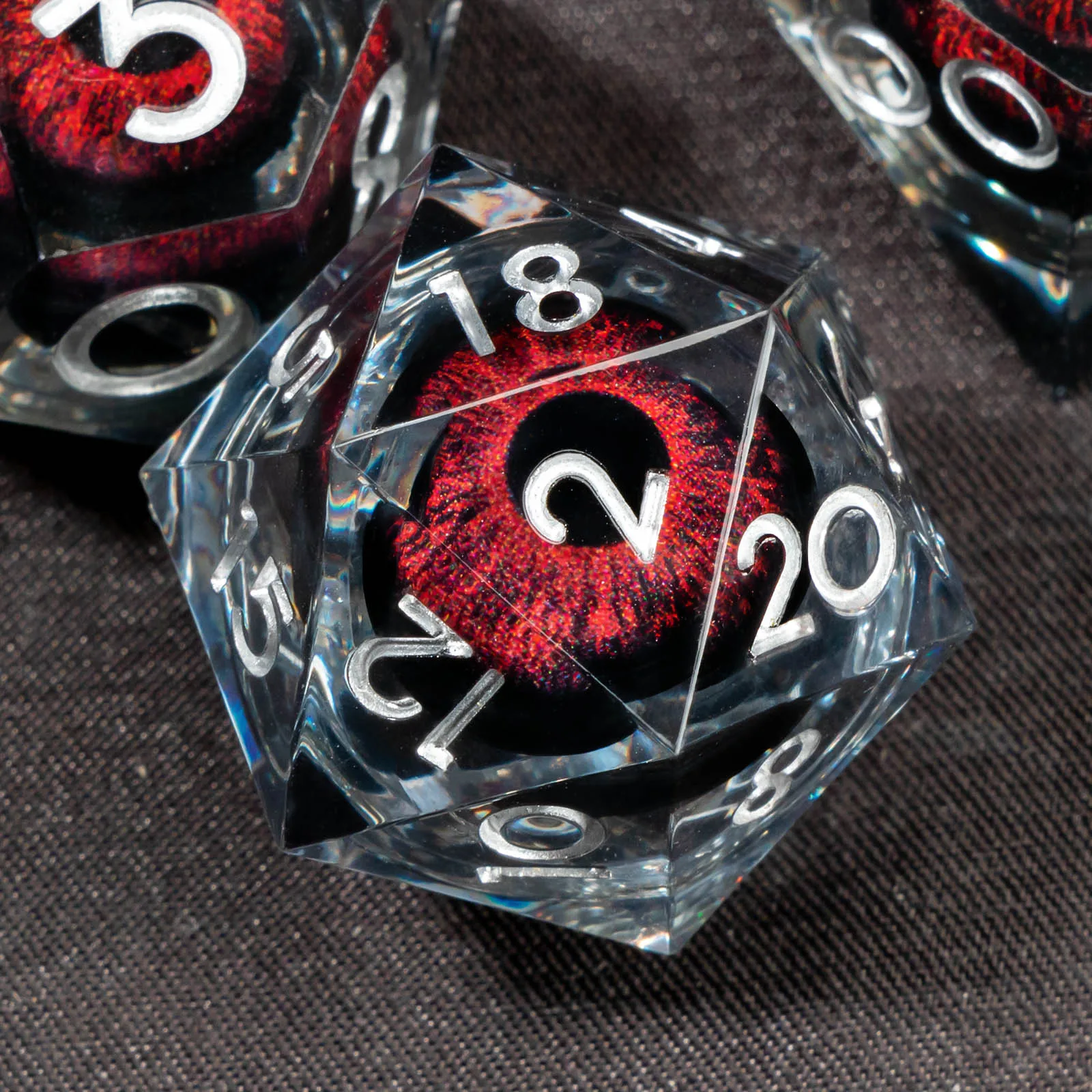 

DND Resin Dice, Red Dragon Eye Dice, 7 шт. Набор кубиков с острыми краями жидкого сердечника, Набор кубиков Dungeon D и D для ролевых игр D&D