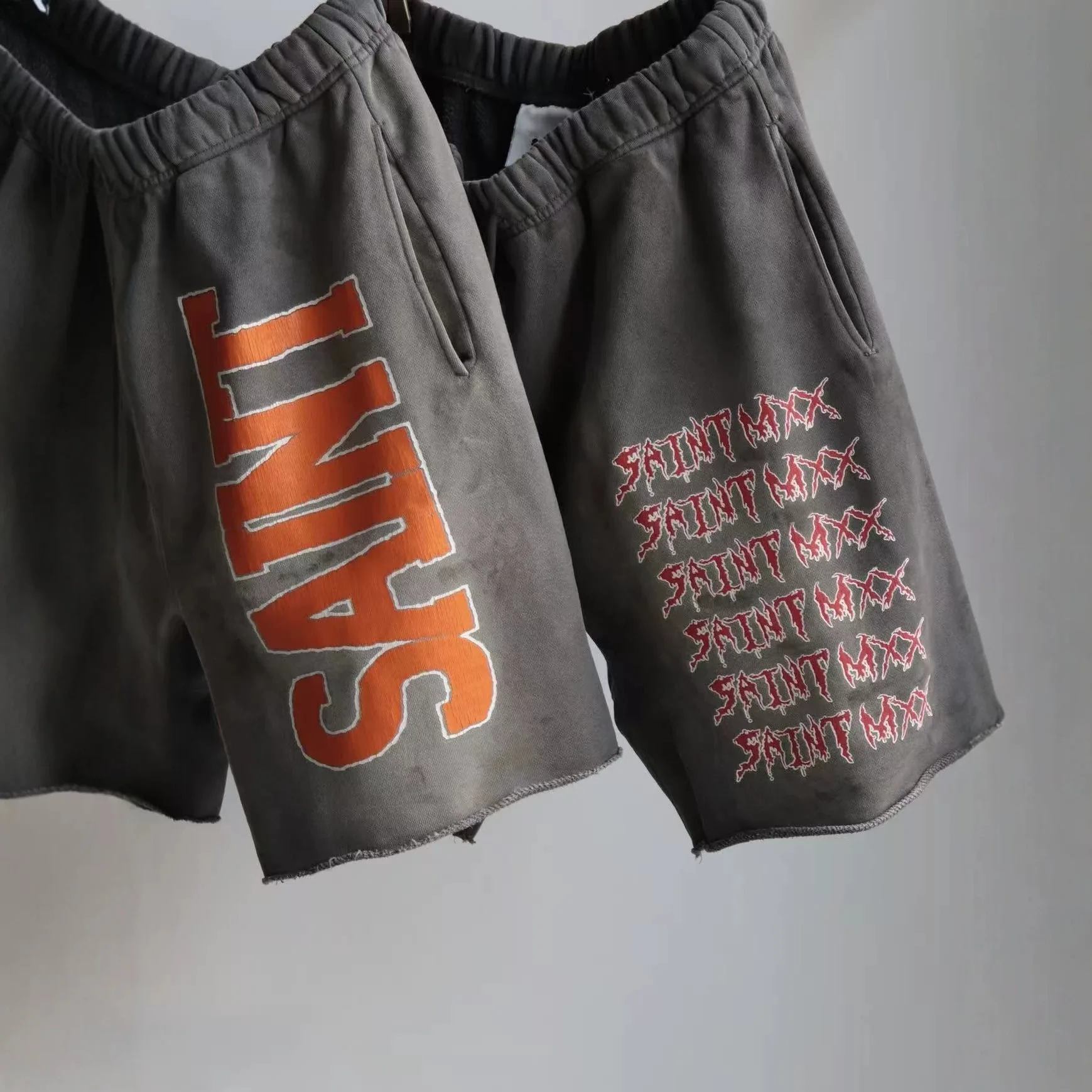 Saint Mx6 SS26 Trendy Versatile Weathered Feel Elastic Drawstring Letter Print Design Commute Wash Men's Cotton Shorts