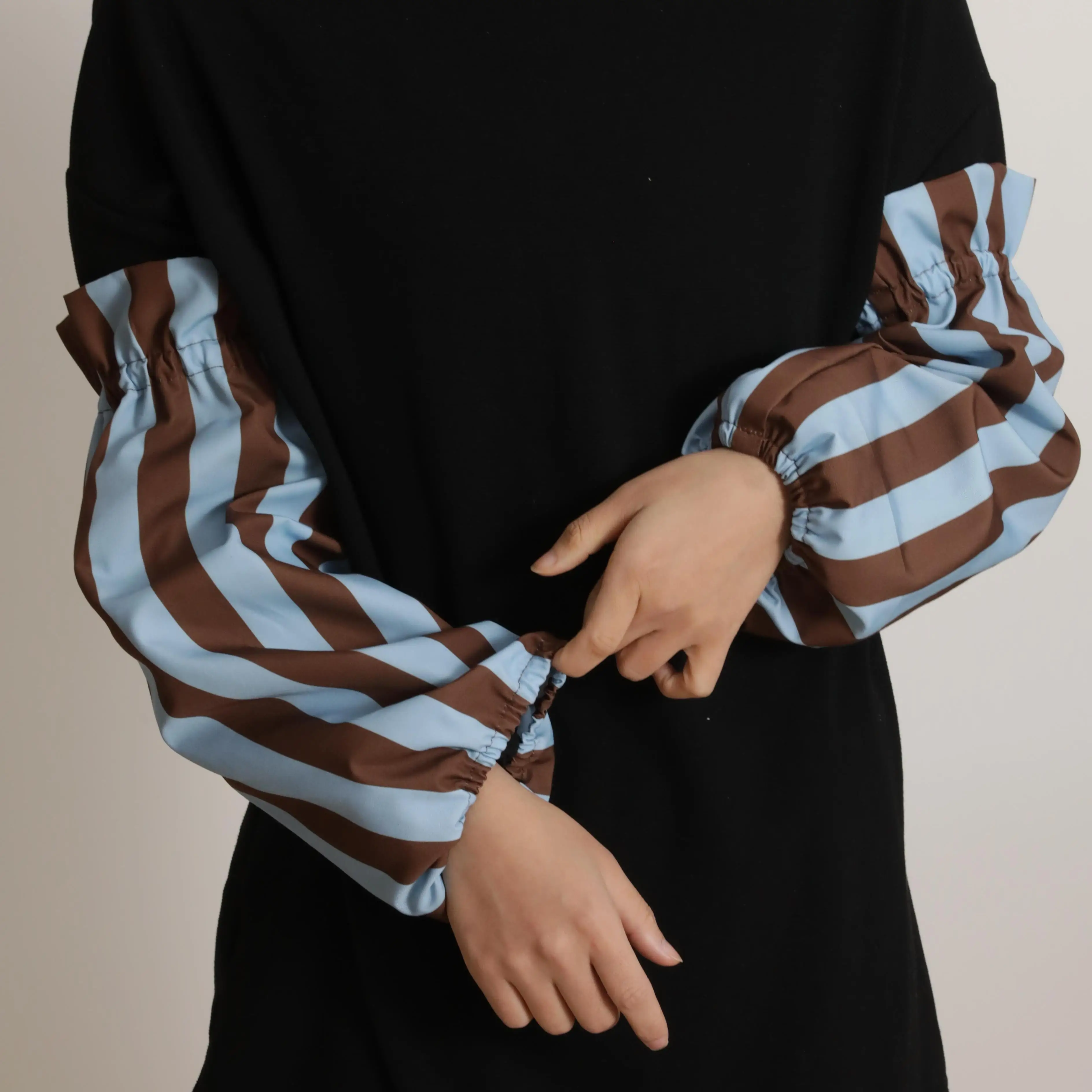 زوج واحد من الأكمام المنقوشة العمودية، متينة ومقاومة للبقع، حماية للذراع، مناسبة للطهي في المكتب والمطبخ #1