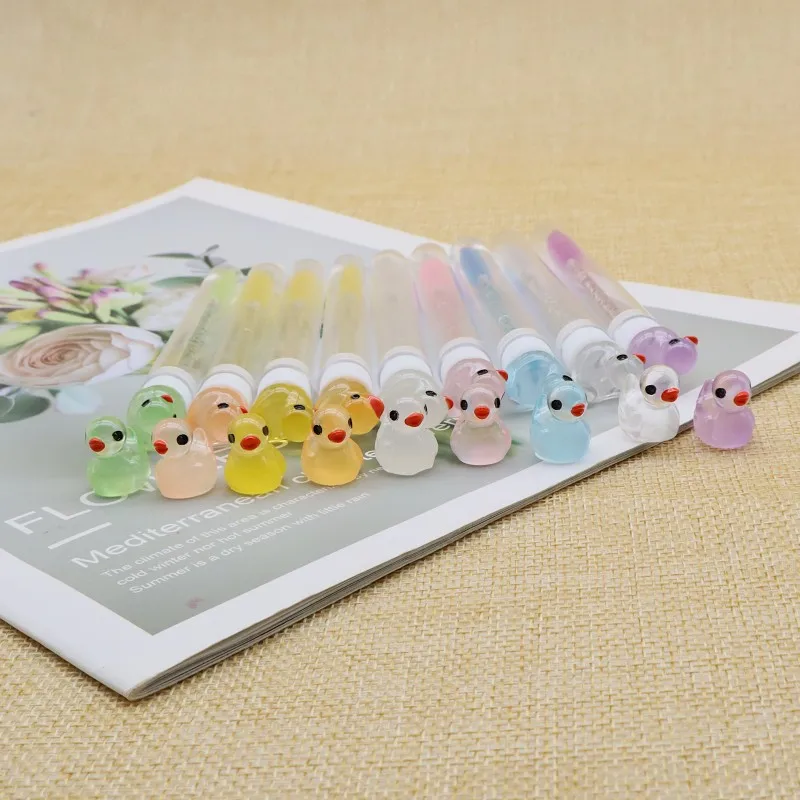 แปรงปัดขนตาแบบเป็ดน้อยน่ารัก 50 ชิ้น พร้อมหลอดใส่แปรงมาสคาร่า แปรงปัดขนตาแบบมีด้ามจับ แปรงแต่งหน้าแบบพกพา หวีปัดคิ้ว