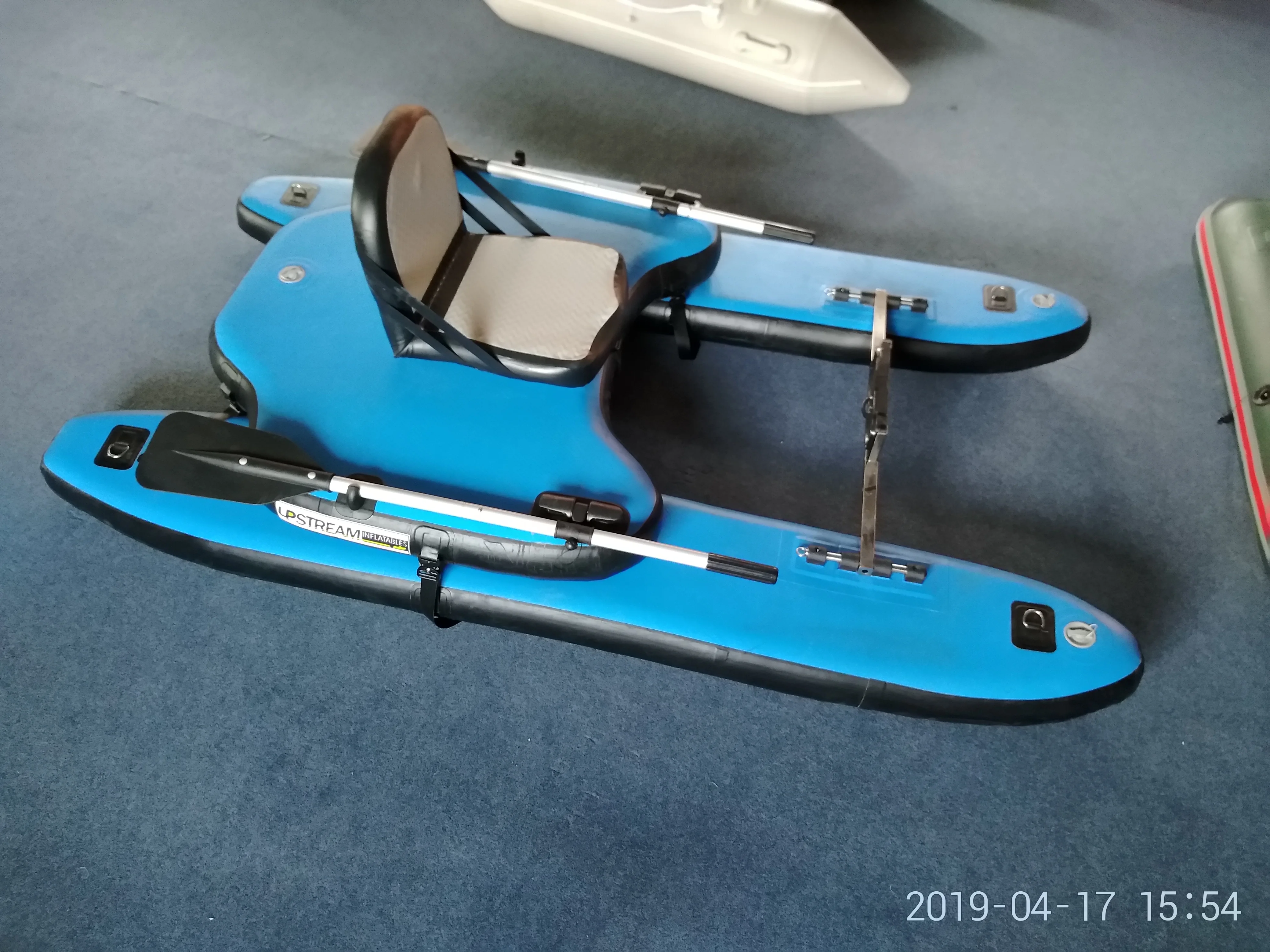 9ft blaue Farbe aufblasbares Wasserfahrrad neues Design Fischerboot mit Sitz