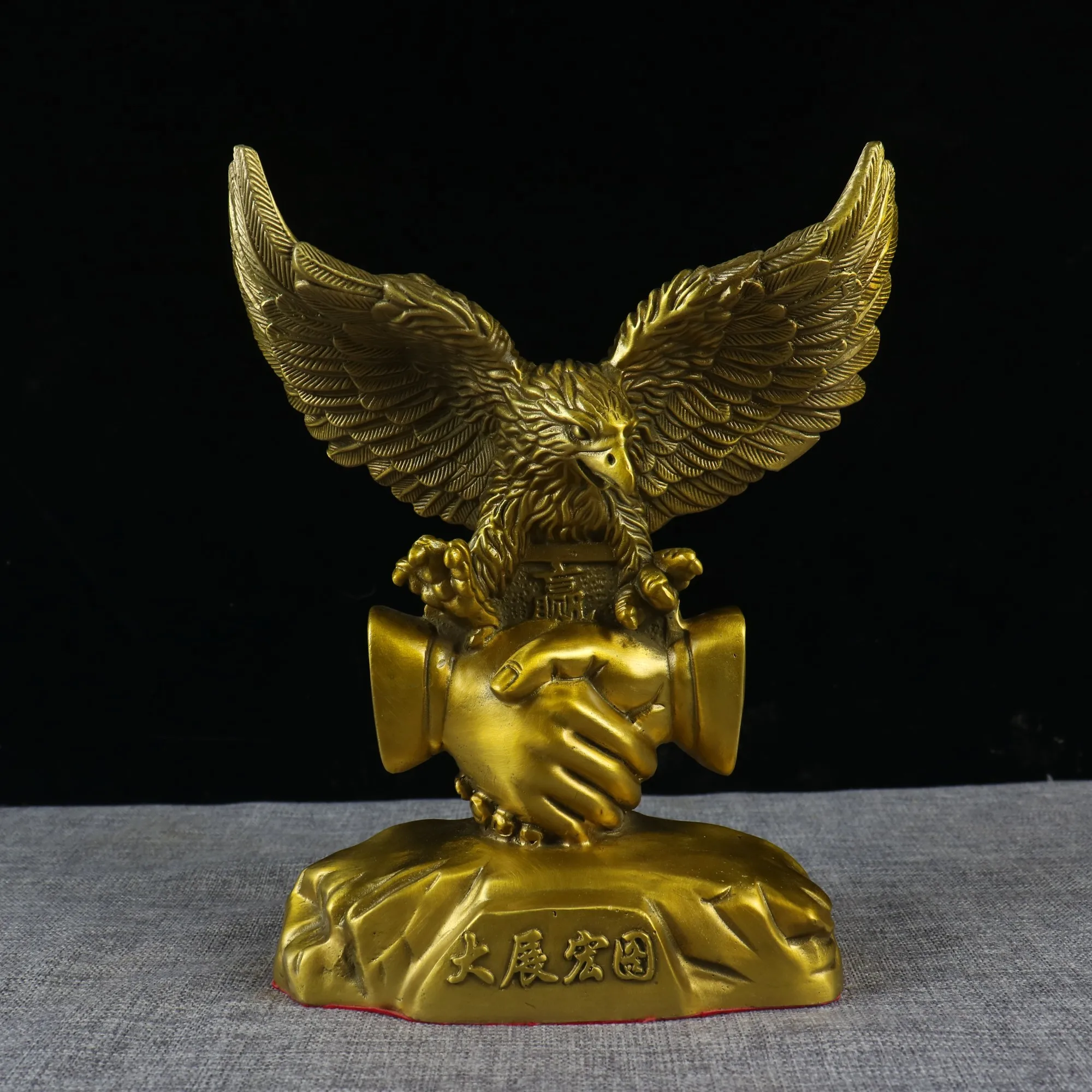 

Pure Copper Eagle Spreads Its Wings Living Room Office Ornament