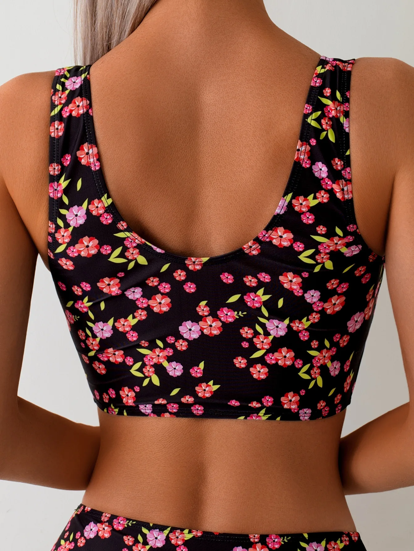 ملابس السباحة النسائية الصيف 2 قطعة بيكيني مثير مجموعات عالية الخصر Cupshe مايكرو ثونغ الأزهار طباعة البسيطة العصابة بحر