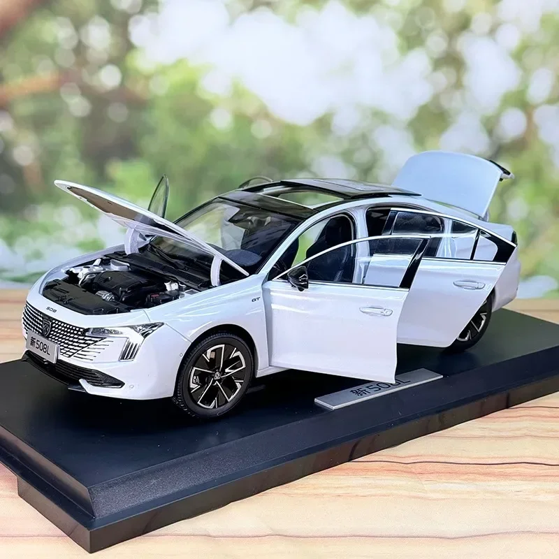 High Simulation 1:18 Alloy FOR Peugeot 508L Car Model Diecast Metal Vehicle White Car Model Boy Toy Gift Collection