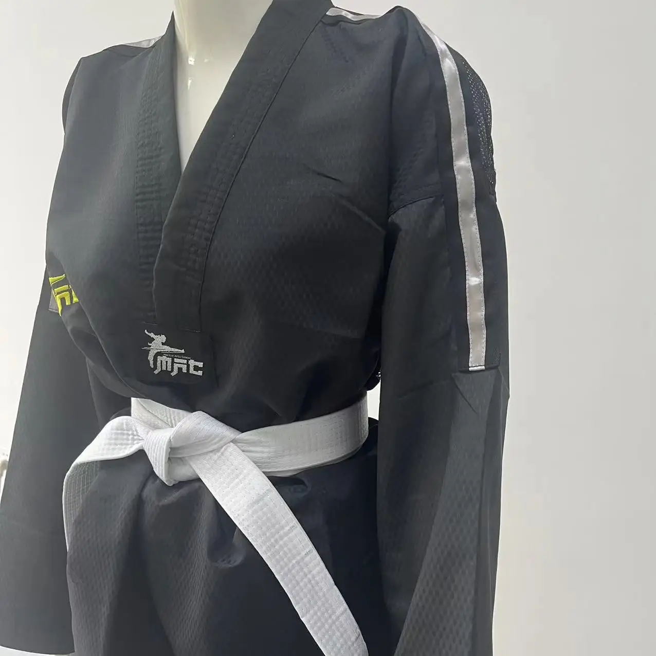 Summer Breathable Taekwondo Uniform Slimming Martial Arts Suit Karate Gi