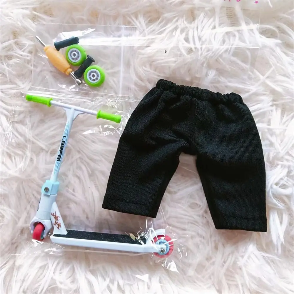 สกู๊ตเตอร์รุ่น Finger Scooter Movement Finger Training Mini Scooter Simulation Fingerboard Finger Skateboards Interactive Toy