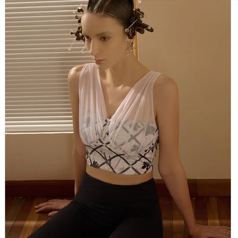 女性のタイトな下着ブラジャースプライシングチューブスポーツパッドフィットネス衣類快適な通気性のあるシームレスなワイヤレスブラジャー