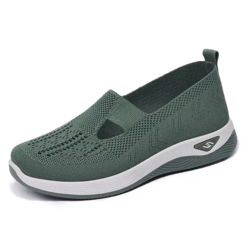 Nuove scarpe estive da donna Sneakers traspiranti in rete leggera Slip on Flat Platform scarpe Casual da donna scarpe tessute da passeggio antiscivolo