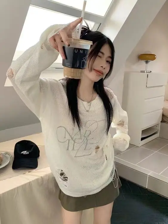 Korejpaa 얇은 수 놓은 중공 니트 스웨터 여성 가을 ​​새로운 한국 스타일 라운드 넥 긴 소매 찢어진 탑 풀 Femme