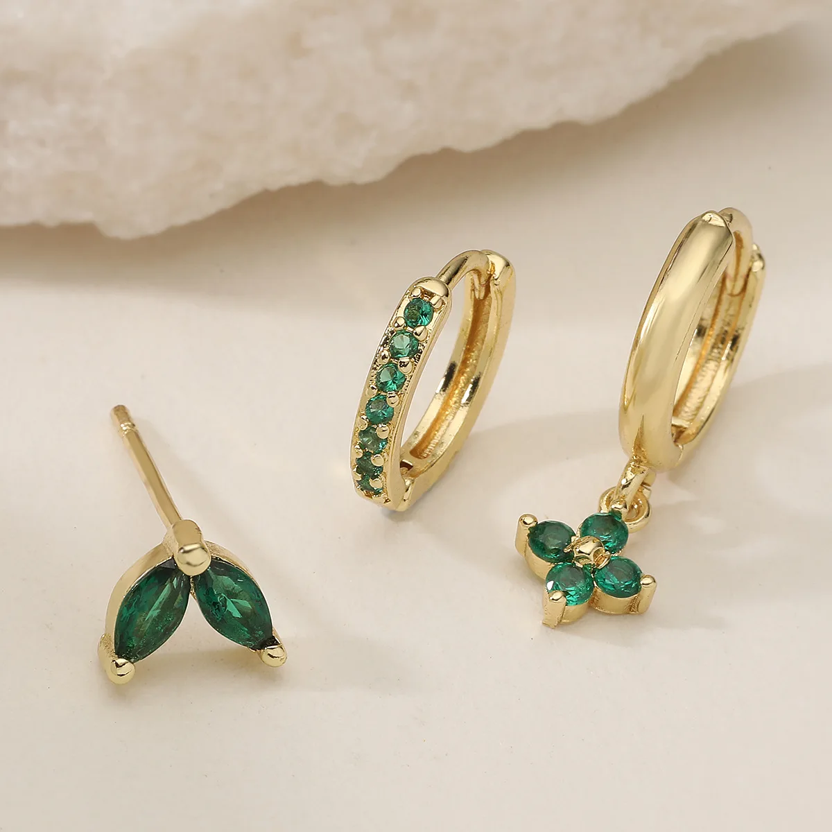 GANPUP 3 Stück Trendige Grüne Zirkon-Blumen-Creolen für Damen, Modischer Neuer Ohrpiercing-Schmuck, Geschenk für Party, Damenohrringe – Detail 2