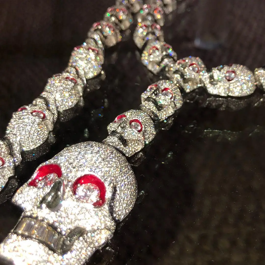 Bling Bling Red Eyes Skull Necklace, Full Diamond Skeleton Pendant Necklace, Punk Hip Hop Jewelry for Halloween Party Club Wear 