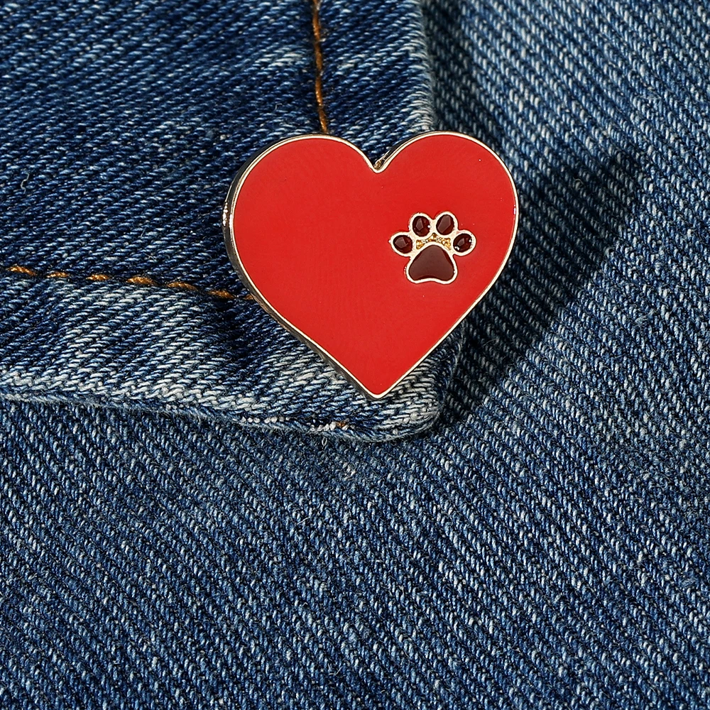 Funny Pet Paw In Red Heart Enamel Brooches Cat Dog Claws Golden Pins For Backpack Bag Wallet Badge