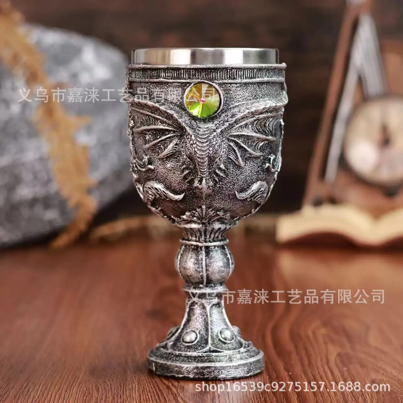 

Western Dragon 3D Embossed Stainless Steel Goblet Creative Dragon Head Beer Mug/Mug Fantasy Themed Drinkware for Home & Parties