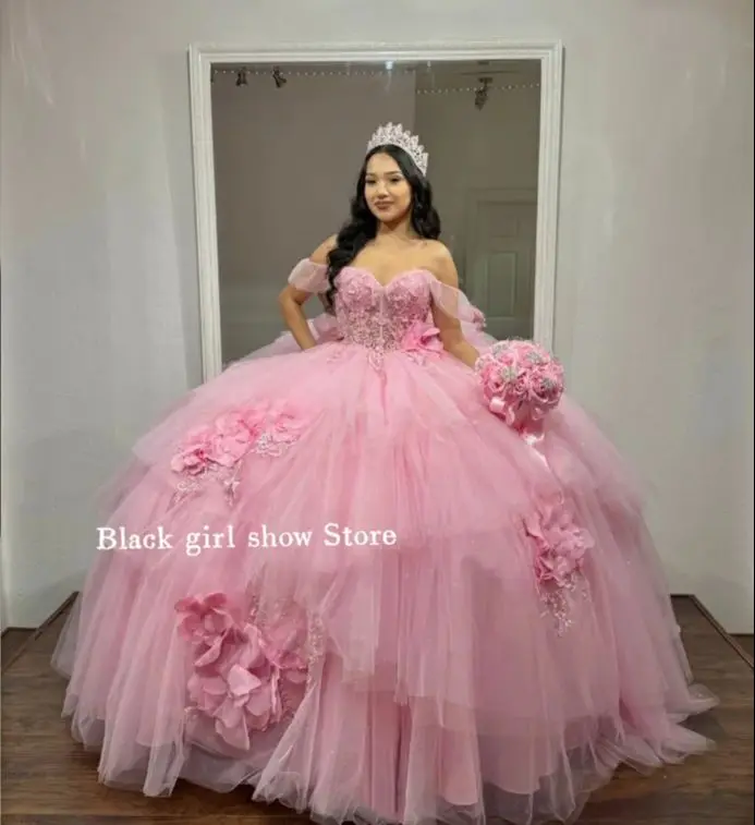 

Fairy vestidos de 15 quinceañera Princess Luxury Off Shoulder 3D Floral Applique Bone Tulle Poncho Chapel Train vestidos de gala