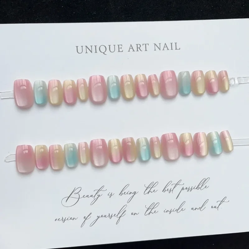 Рисунок 4 - разноцветные накладные ногти «кошачий