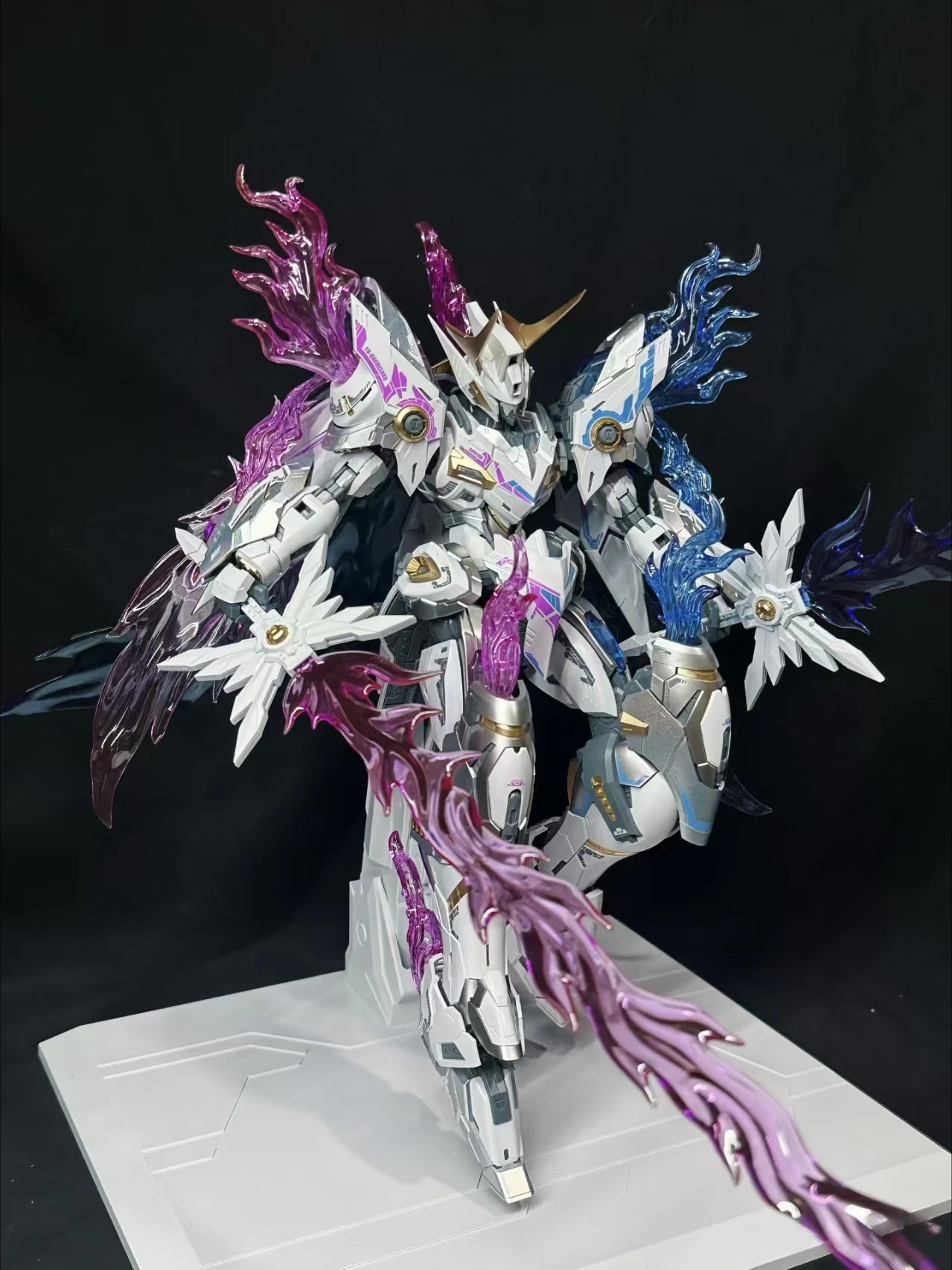 

In Stock SNAA Emperor Yan Phantom Flame Soul 1/100 Assembly Model Kit YR-04 Paticle Awakening Armament Mecha Action Figurine Toy