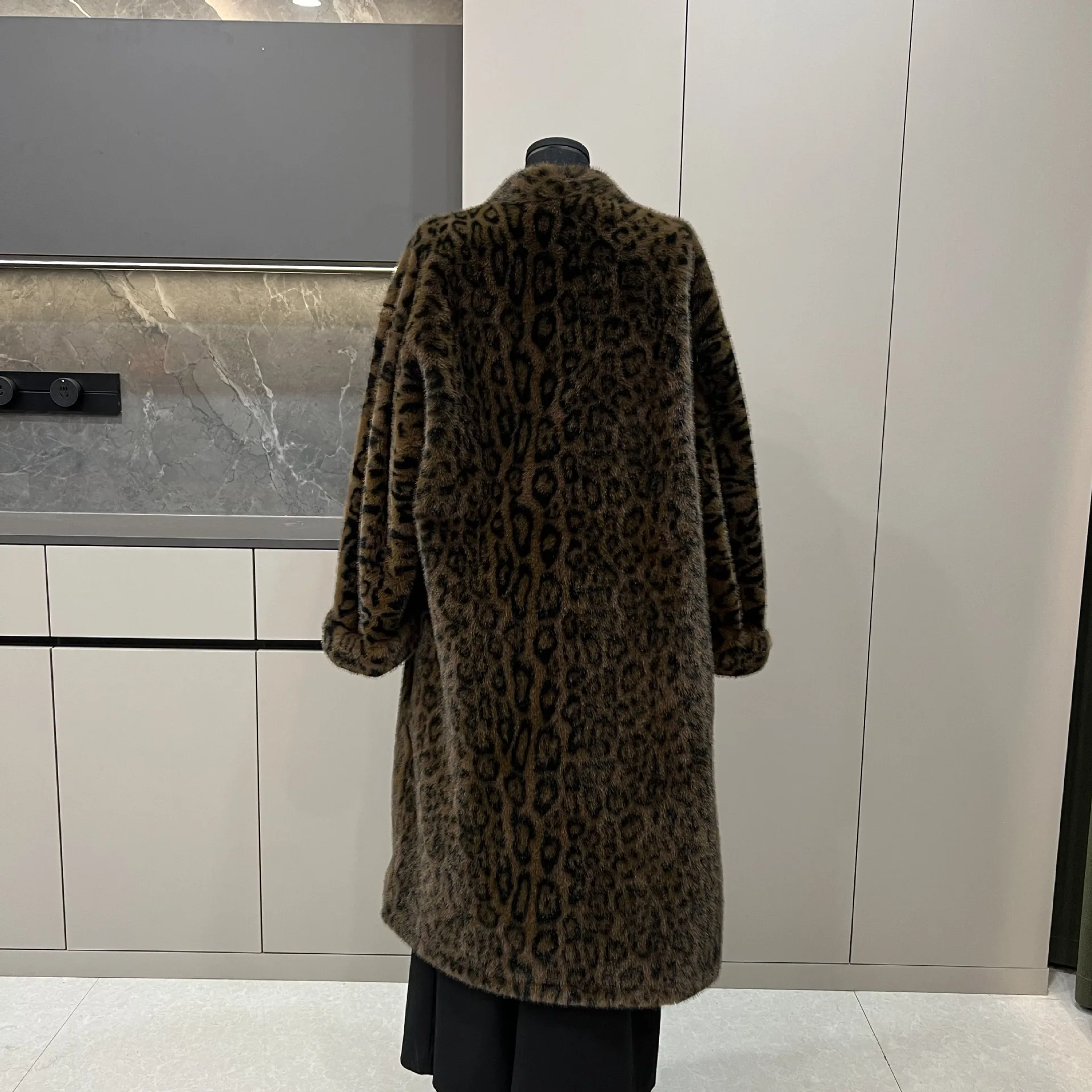 เสื้อโค้ทผู้หญิง ขนเฟอร์เทียม แจ็คเก็ต คอวี ลายเสือดาว หนา อุ่น สไตล์ Y2k เสื้อแจ็คเก็ตสตรีทแวร์ สง่างาม เสื้อคลุมทำงาน สำหรับฤดูใบไม้ร่วงและฤดูหนาว