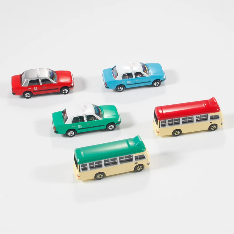 다카라 토미 레드 화이트 박스 시뮬레이션 합금 자동차 모델 장난감 홍콩 미니 버스 택시 모델 수집용 데스크탑 장식품에 적합