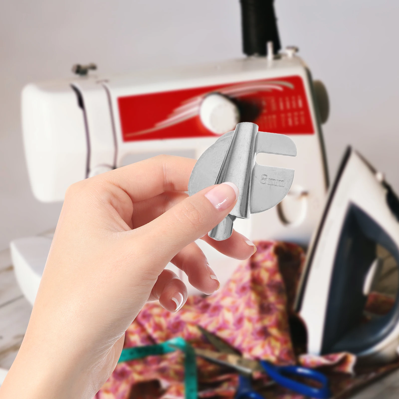 

8 Pcs Universal Sewing Machine Feet Rolled Hem Presser Foot Set Spiral Design Metal Binding Seam Guide Durability