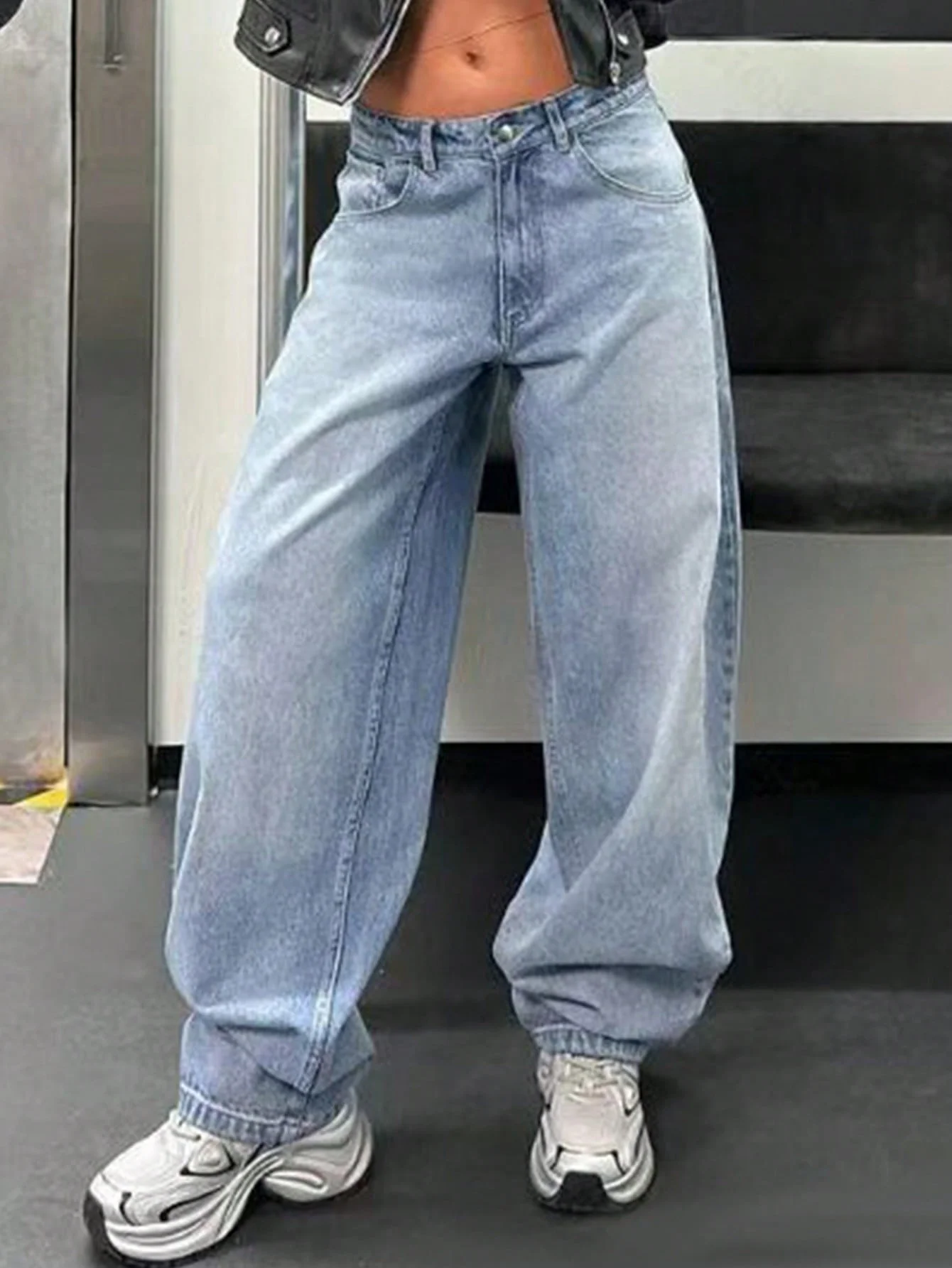 Women's Mid Waist Straight Leg Jeans, Light Blue Washed Slight Stretch Denim Pants, Casual Y2K Streetwear