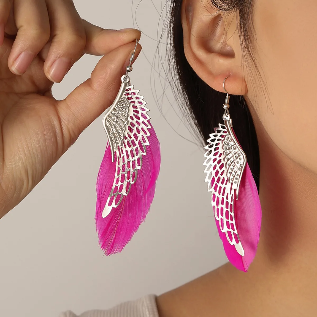 2024 New Bohemia Feather Tassel Earrings For Women India Style Feather Charm Dangle Earrings Ethnic Tribal Hippie Jewelry Gift