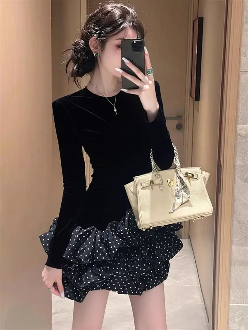 Abito in velluto impiombato con boccioli floreali per l'autunno e l'inverno, capispalla squisiti con gonna avvolta sul braccio