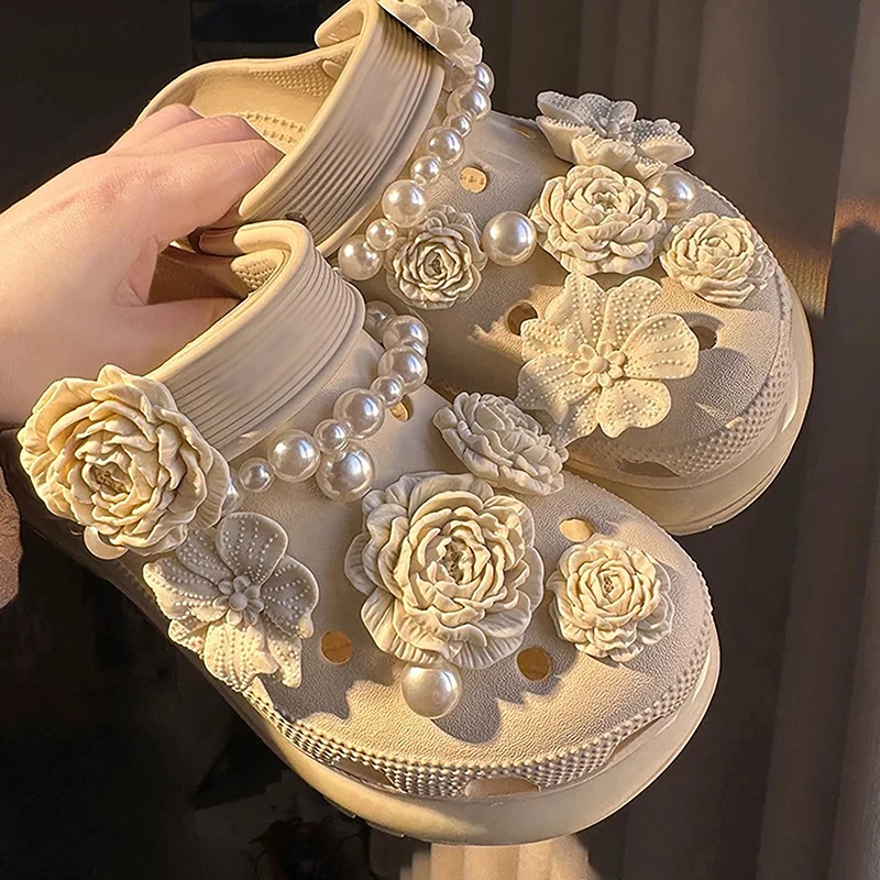 

8/17Pcs Summer Fashion Holes Shoe Charms Buckle Accessories Advanced Bouquet Pearl Chain DIY 3D Flowers Shoes Decorations