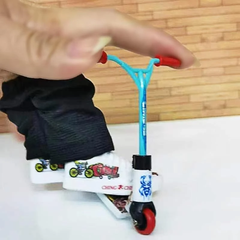Y4qa Mini skateboard giocattolo bici da dito con scarpe regalo compleanno giocattolo dito sport