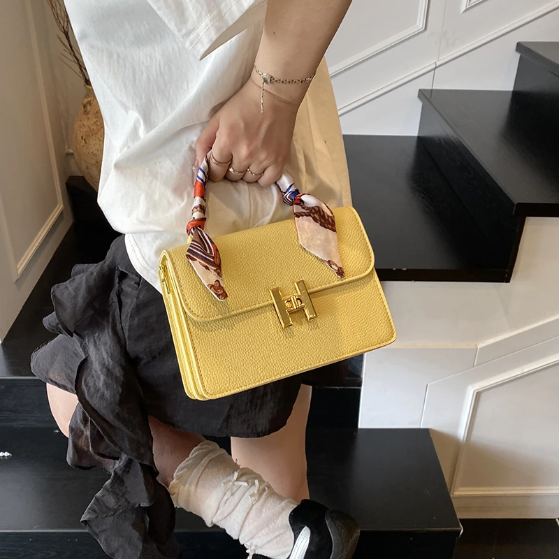 

Unique Minimalist Vintage Clutch Handbag Elegant With Letter Logo For Women's Fashion Events