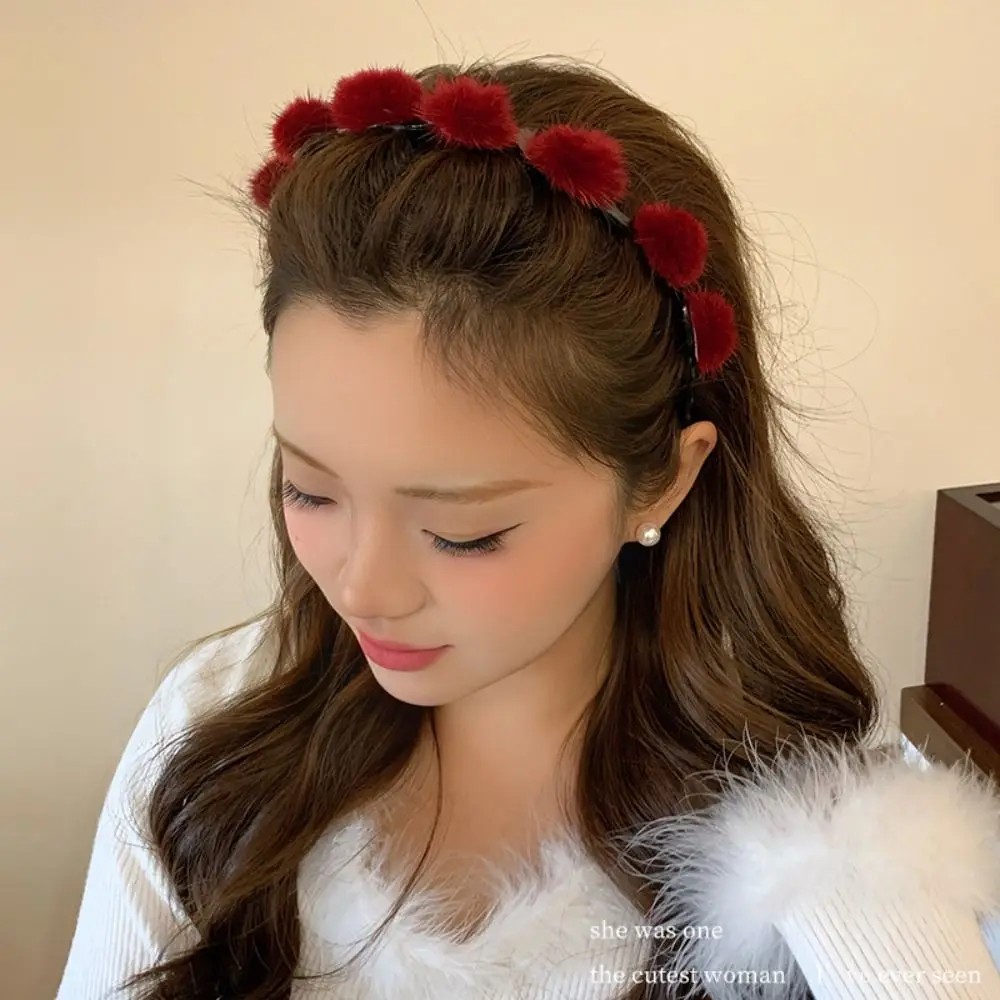 Fluffy Wave Hairball Headband Women Hair Hoop Non-Slip Plastic Hair Band Korean Style Headwear Winter Hair Clip