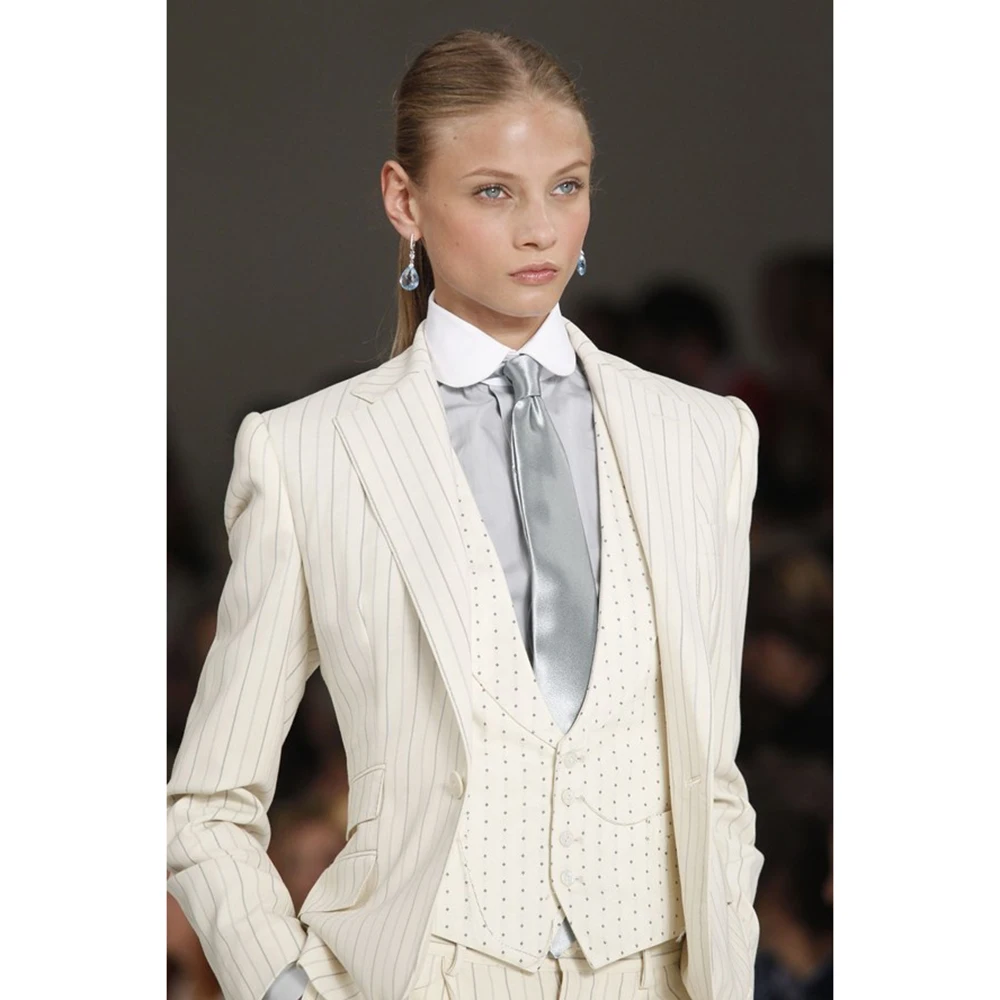 

Женский деловой костюм-тройка на заказ: пиджак на одной пуговице, брюки, жилет. Модный женский формальный комплект.