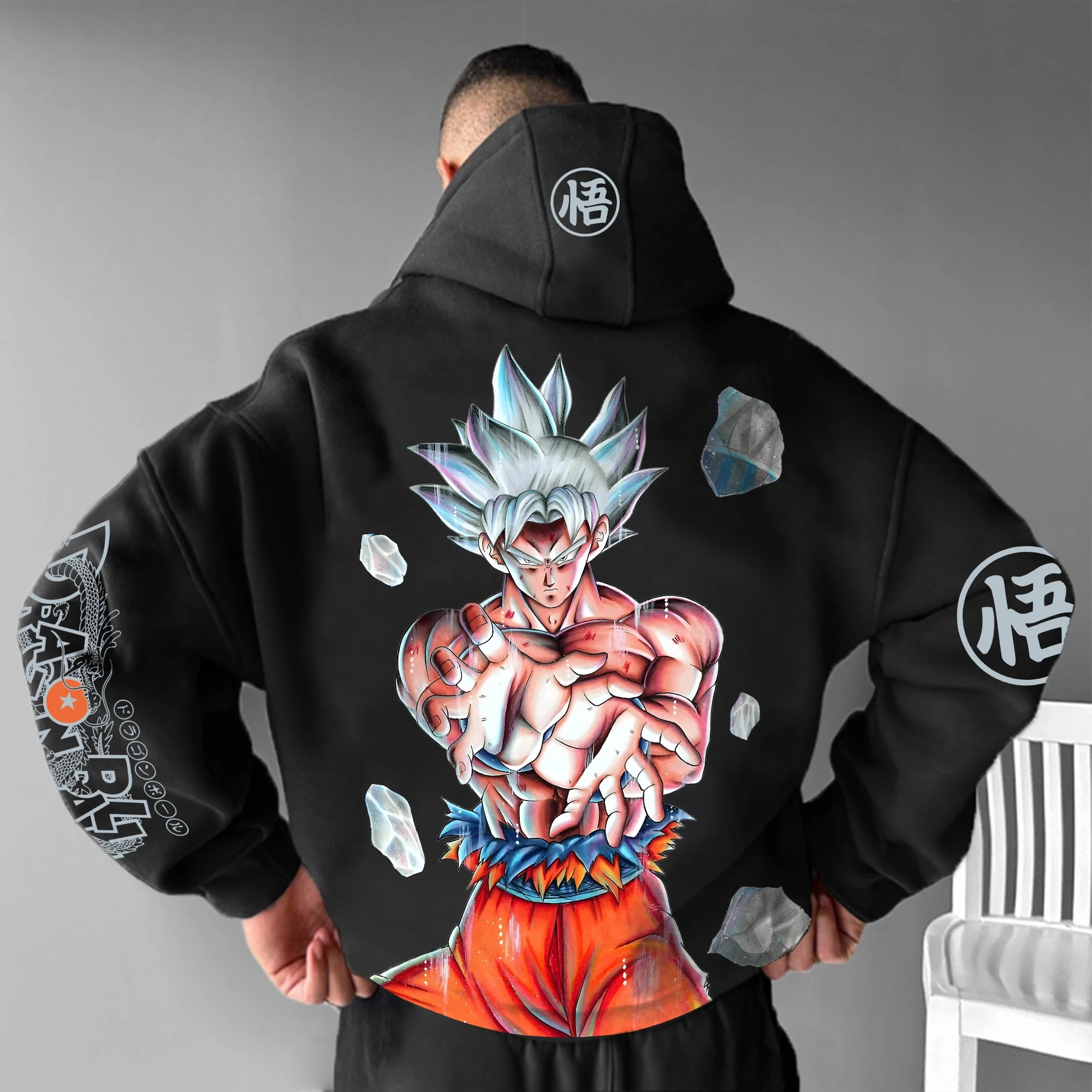 سترة بغطاء للرأس للرجال من Dragon Ball باللون الأسود لربيع وخريف Super Dragon Ball Print Goku Fight Pose ملابس يومية لمحبي الرسوم المتحركة