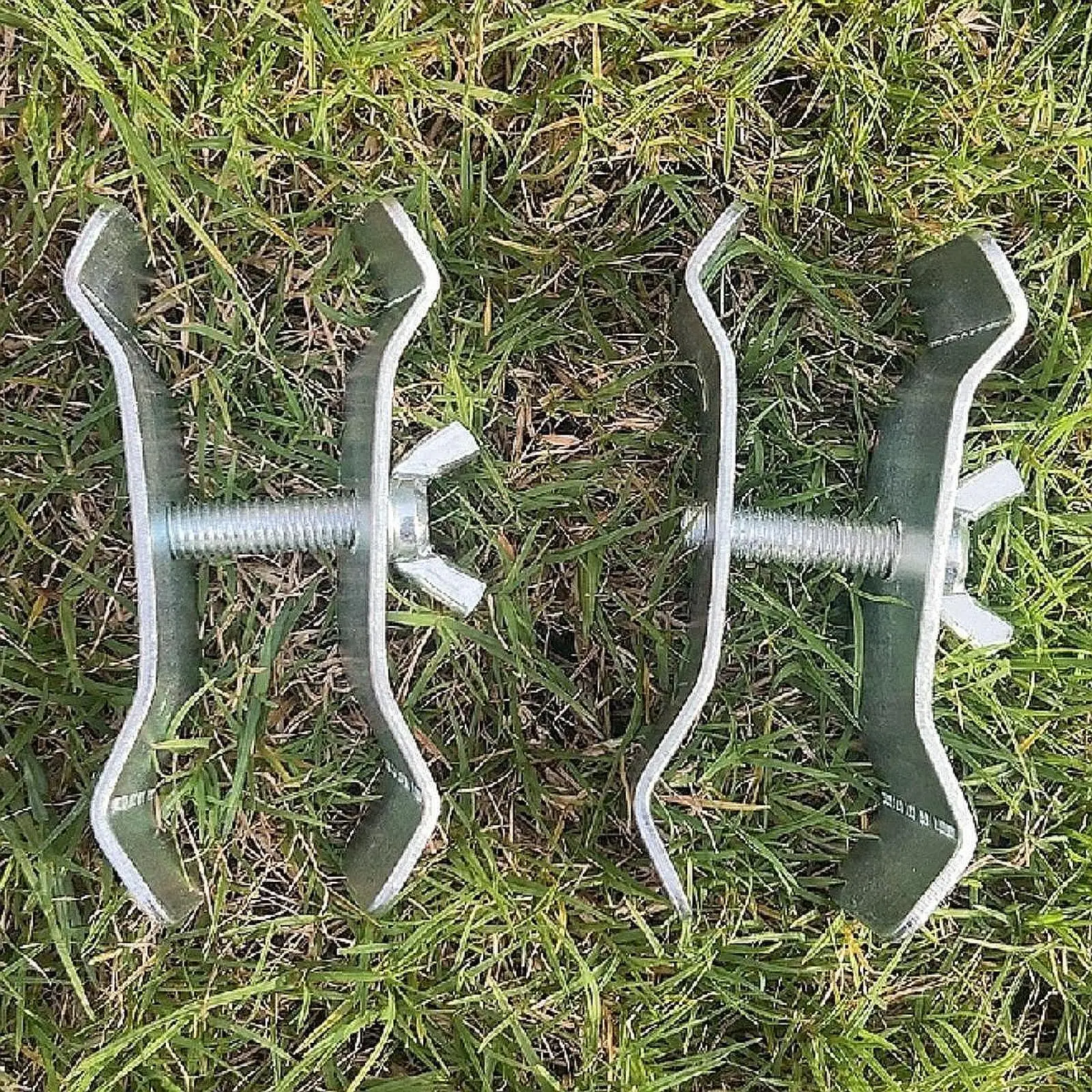 Durable Umbrella Mount Clamp Iron Fixed Holder Clip for Balcony Deck Lawn Patio Outdoor Chair Camping Fishing Sun Shade Support