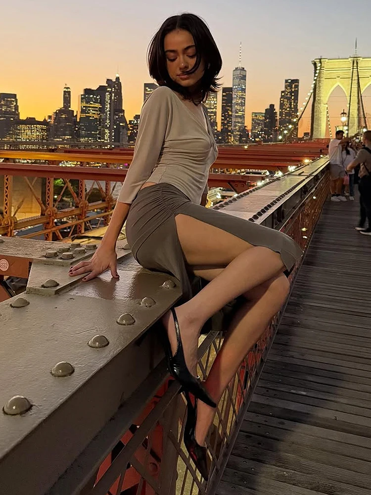 

Cutenew Базовый комплект из 2 предметов со рюшами Женский элегантный шикарный трендовый укороченный топ с v-образным вырезом и половиной рукава + юбка с высоким разрезом Эластичная обтягивающая уличная одежда