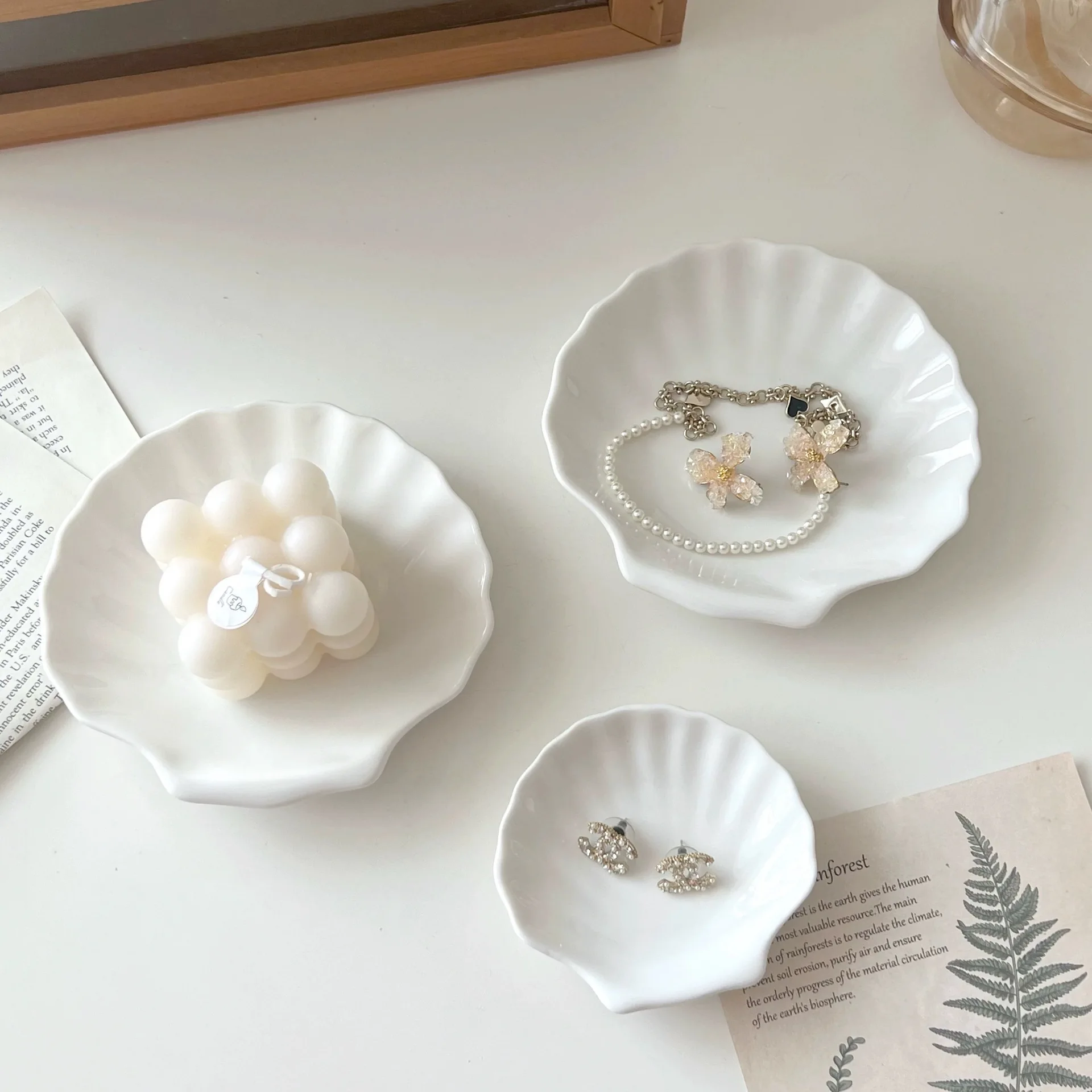 Pure White Ceramic Shell Plate Jewelry Plate Dried Fruit Snack Dim Sum Plate Storage Plate Decorative Ornaments