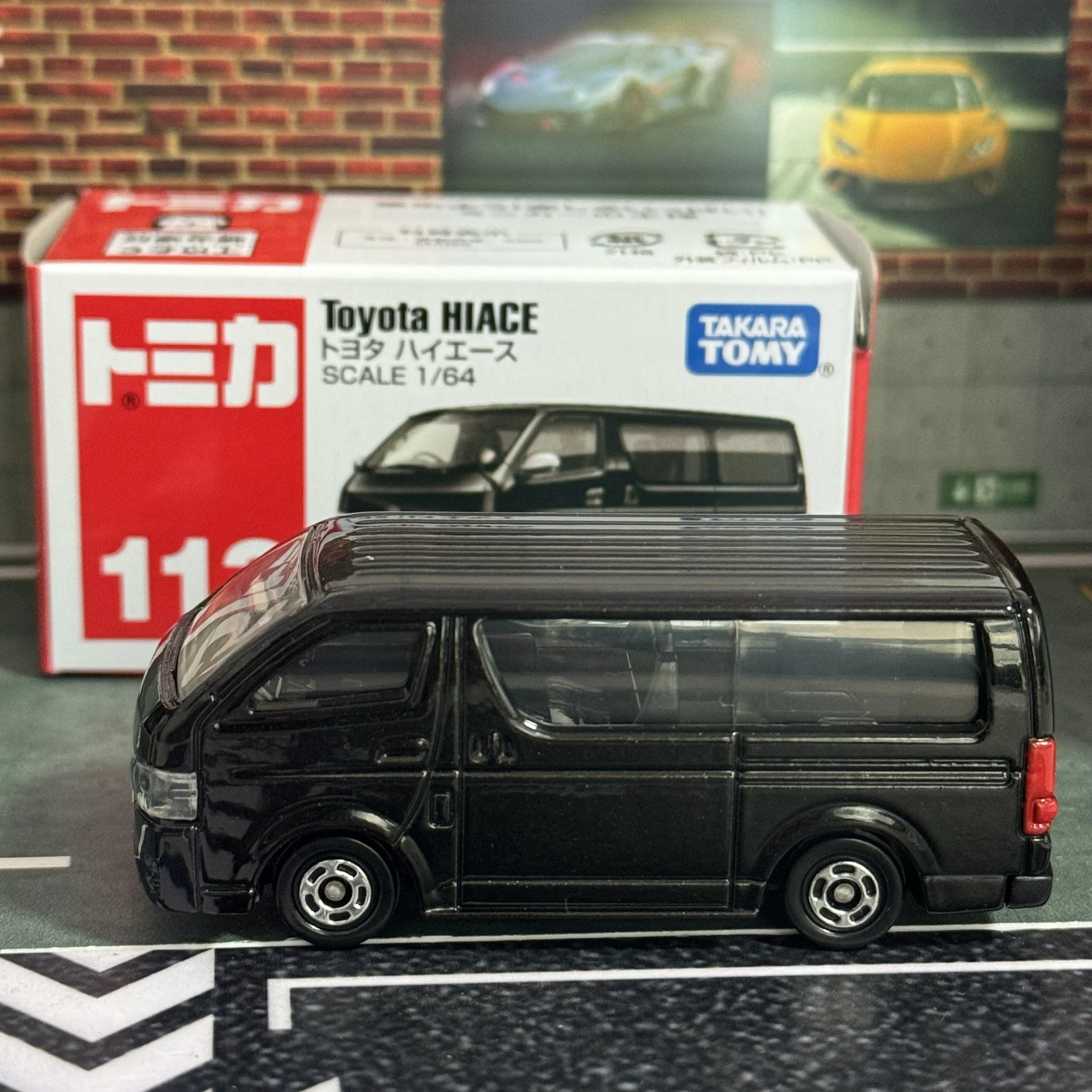 Original Takara Tomy Tomica No.113 Toyota HiAce 1/64 Diecast Alloy