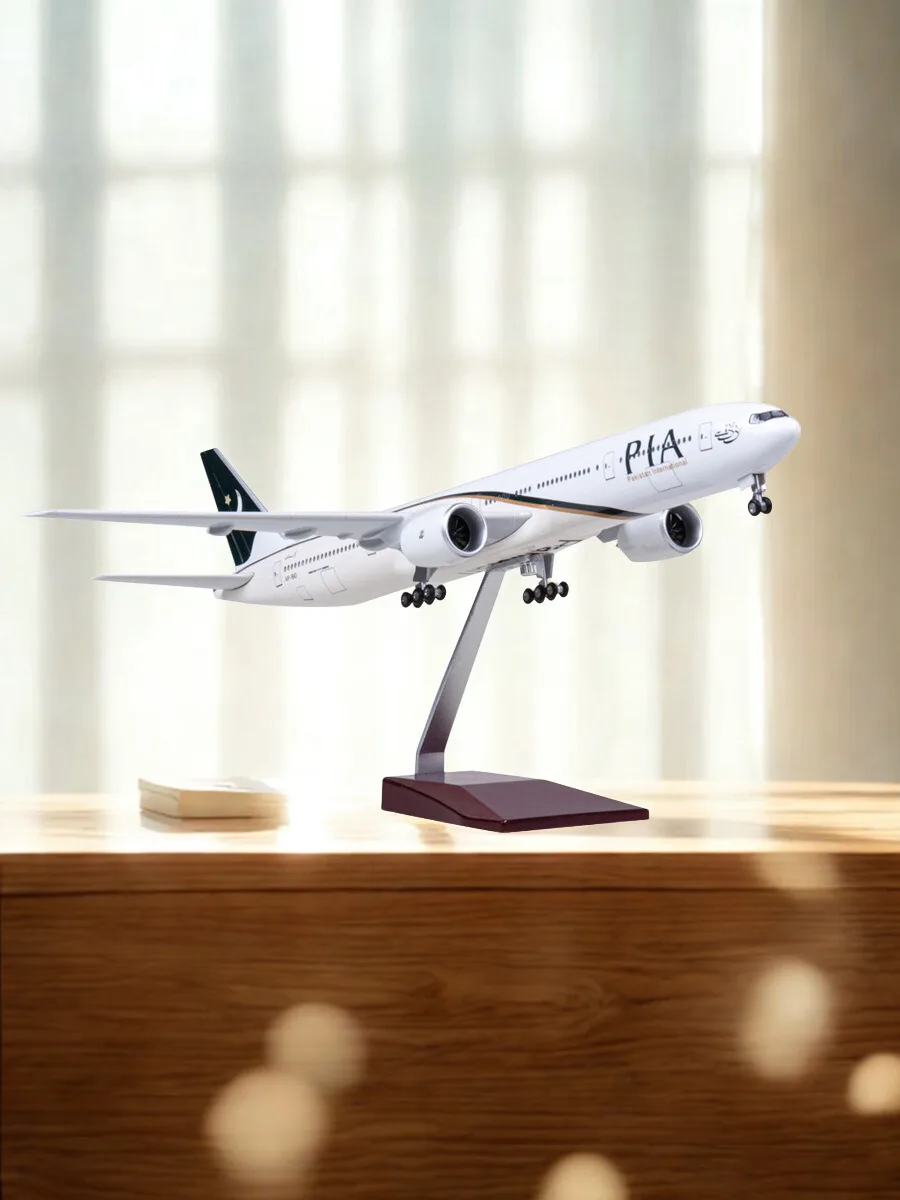 

Aircraft Model Toy 47cm B777 Pakistan Plane Model Diecast Resin Airbus Airplane With Display For Aviation Enthusiasts