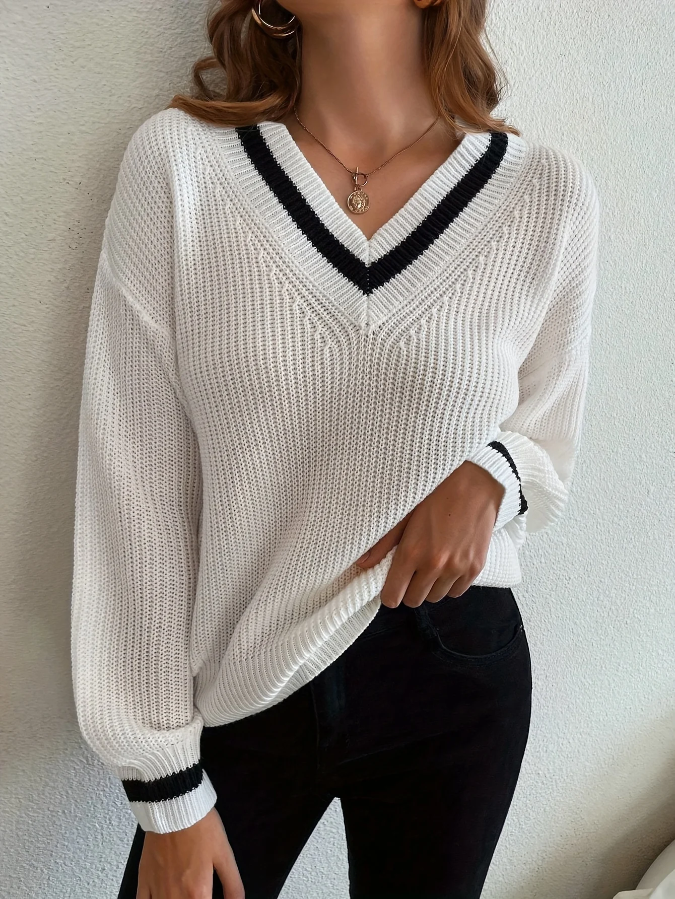 

Autumn-winter European and American casual splicing color-blocking slim-fit loose long-sleeve sweater