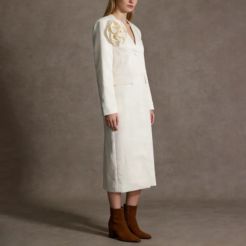 HKSH Spring Autumn New Women Long Trench Coat V-neck Three-dimensional Flower Single Button Slim Fit Elegant Chic Jacket HK17816