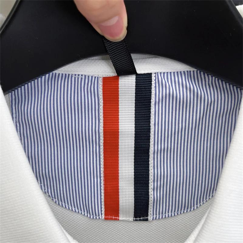 Designer-Stil Herren Langarm-Poloshirt mit Knopfleiste und Revers, Exquisites Muster-Stickerei, Herbst Neue Business-Casual Herrenbekleidung – Detail 4