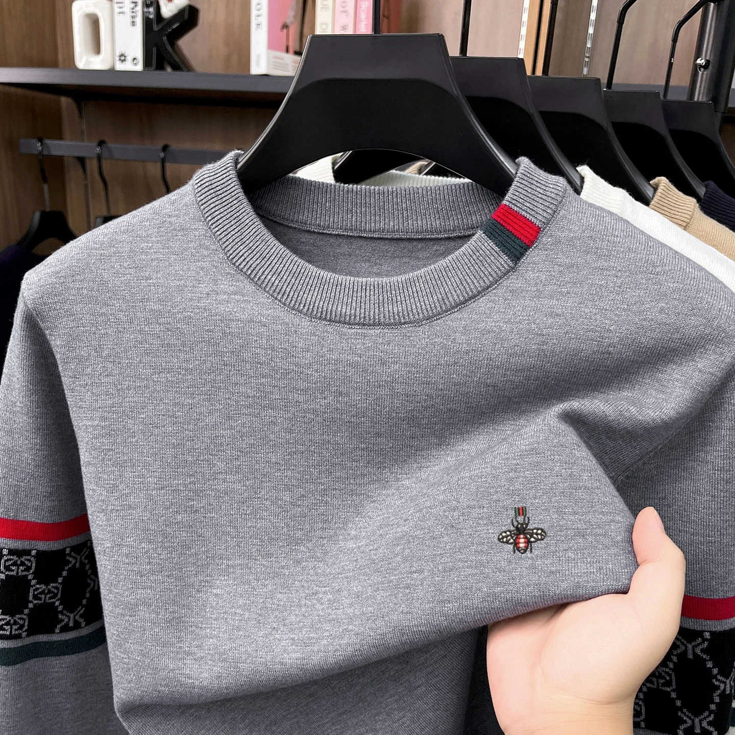 Luxury Brand round neck sweater men's autumn winter trend jacquard design boutique bee embroidery comfortable warm knit pullover