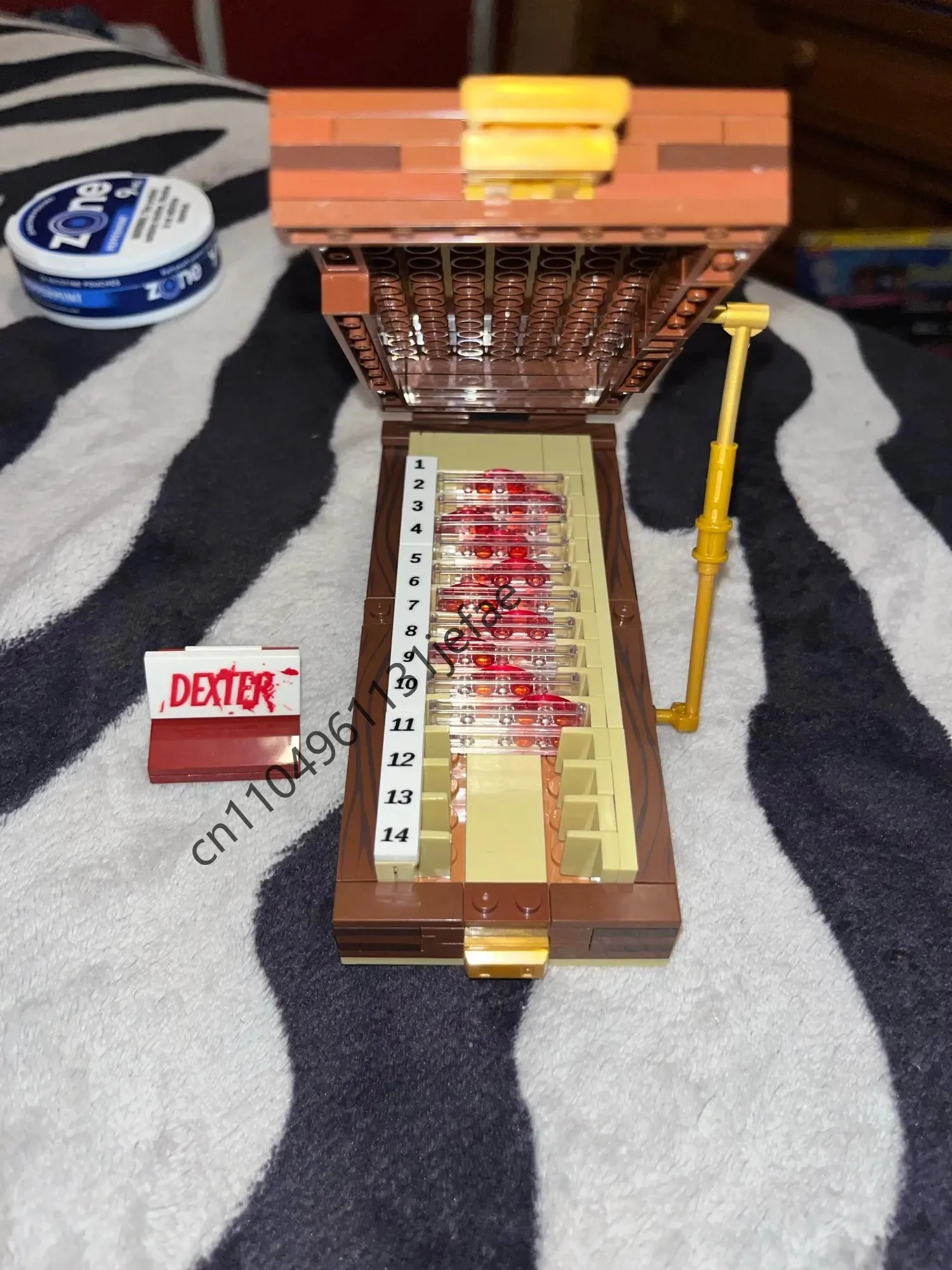 

194pcs MOC Dexter Morgan's Trophies Box Model Building Blocks nan Perfect Birthday Party Favor for Kids DIY Christmas Gift