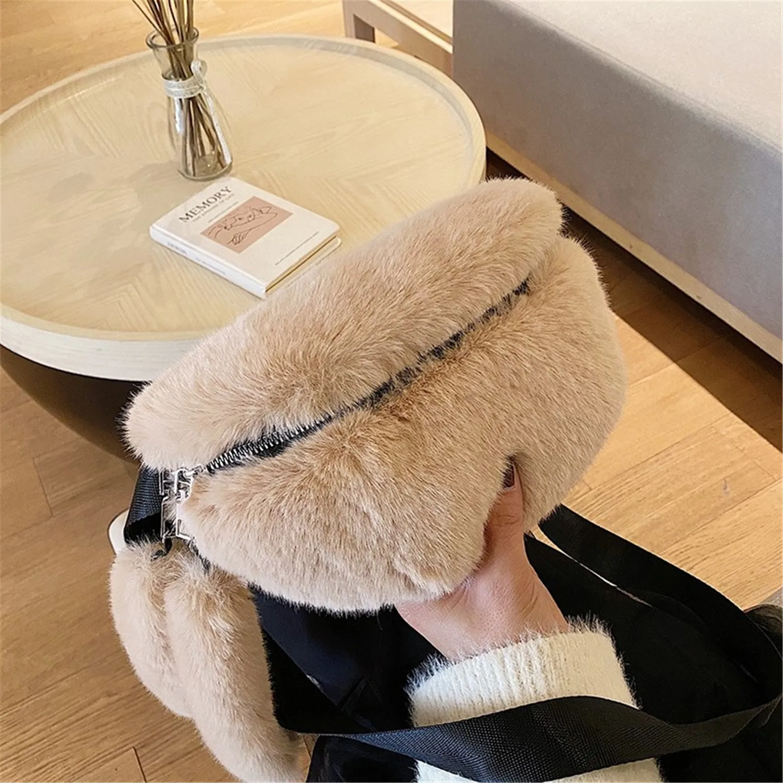 Women Winter Fluffy Fanny Pack Fashion Plush Waist Bag Designer Banana Purse Luxury Belt Bag Large Shoulder Crossbody Chest Bags