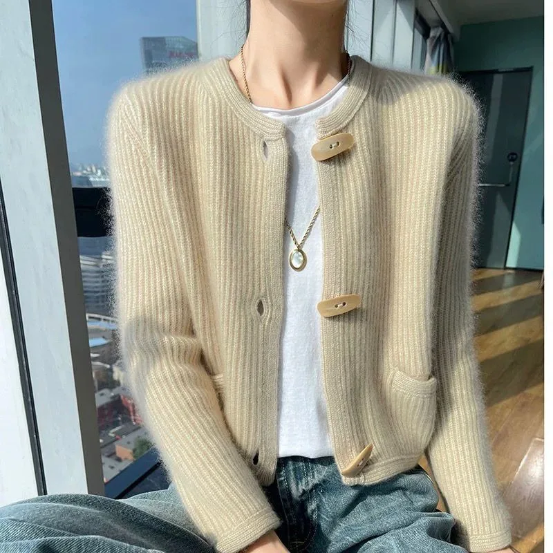 가을 겨울 여성용 패셔너블한 숏 스웨터 재킷 신상 루즈핏 혼 버튼 니트 가디건 및 스타일 탑