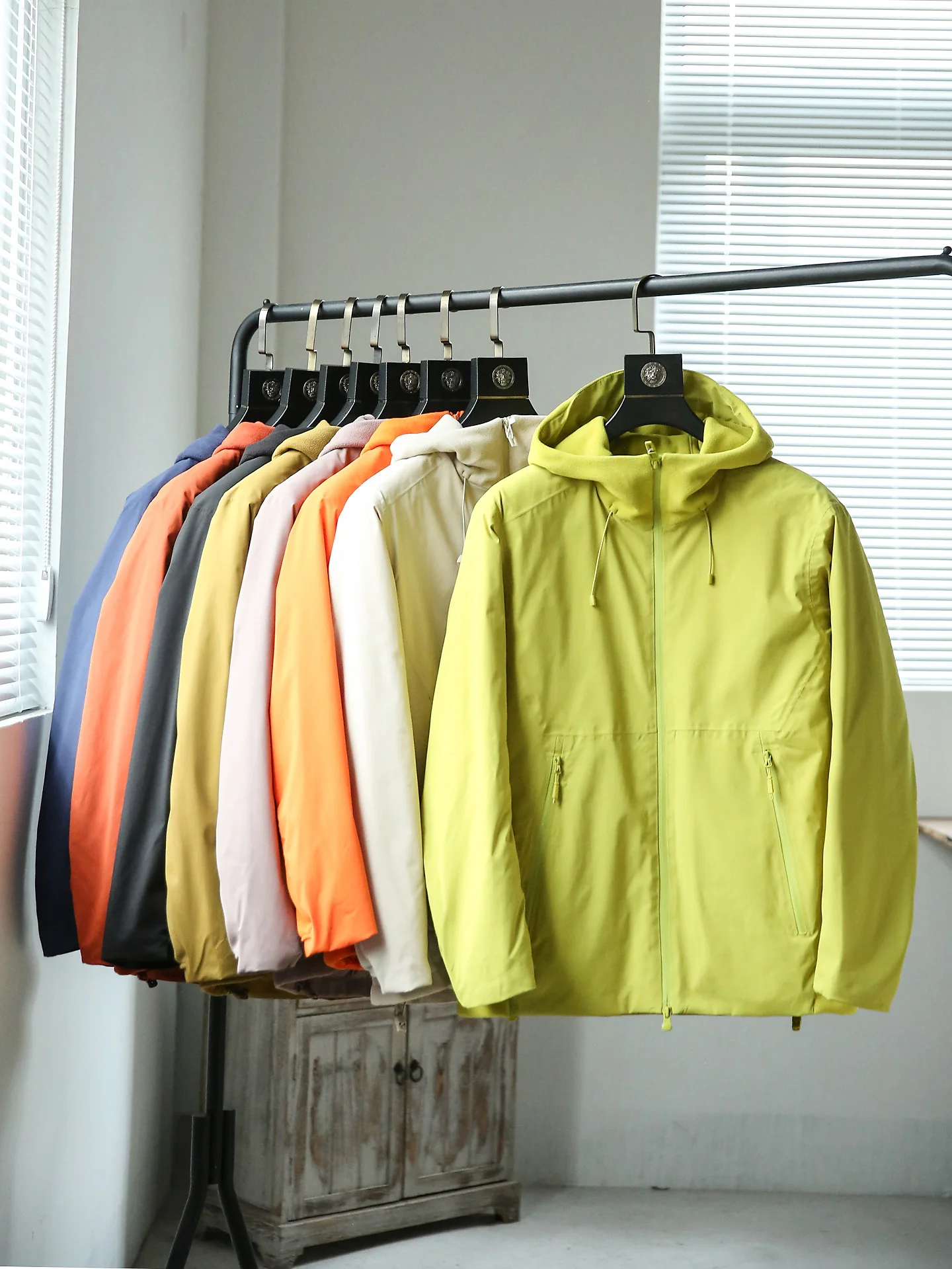 

Men's 90 down Jaet Hooded Windproof Waterproof Splicing Design Warmth Faionable Outerwear Coat for Autumn Winter Couples
