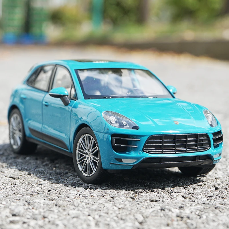WELLY 1:24 Porsche Macan Turbo SUV Alloy Car Diecasts & Toy Vehicles Car Model Miniature Scale Model Car Toy For Children