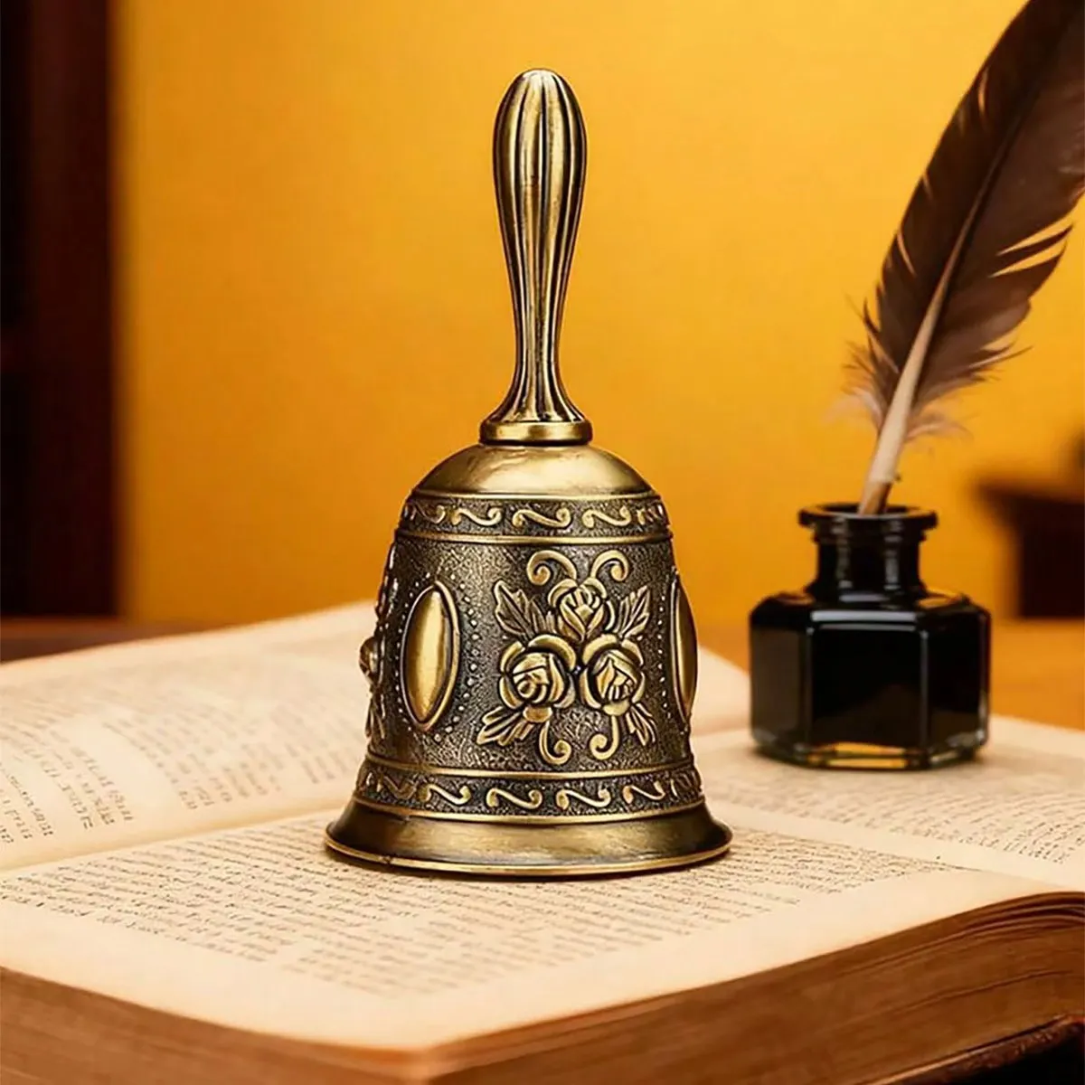 2 Pieces of Vintage Embossed Brass Hand-Cranked Ritual Bells, Antique-Style Hand-Held Bell for Summoning Spirits, Taoist Ritual Bell for Attracting Souls, Buddhist Altar Offering, Tabletop Ornament, Craft Gift Item