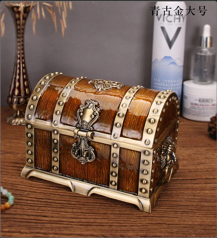 Pirates of the Caribbean Treasure Chest with Lock 2 Layers Vintage