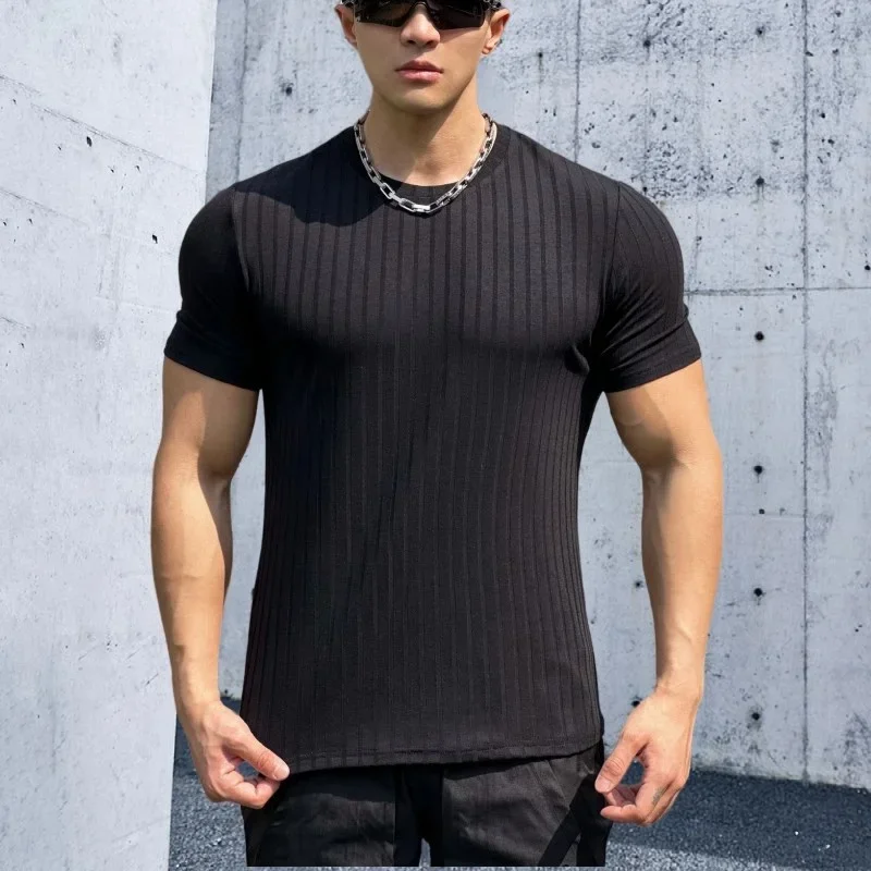 2024 nuova elasticità Fitness t-shirt sport estivi t-shirt attillata a maniche corte t-shirt da corsa a righe moda abbigliamento sportivo da uomo