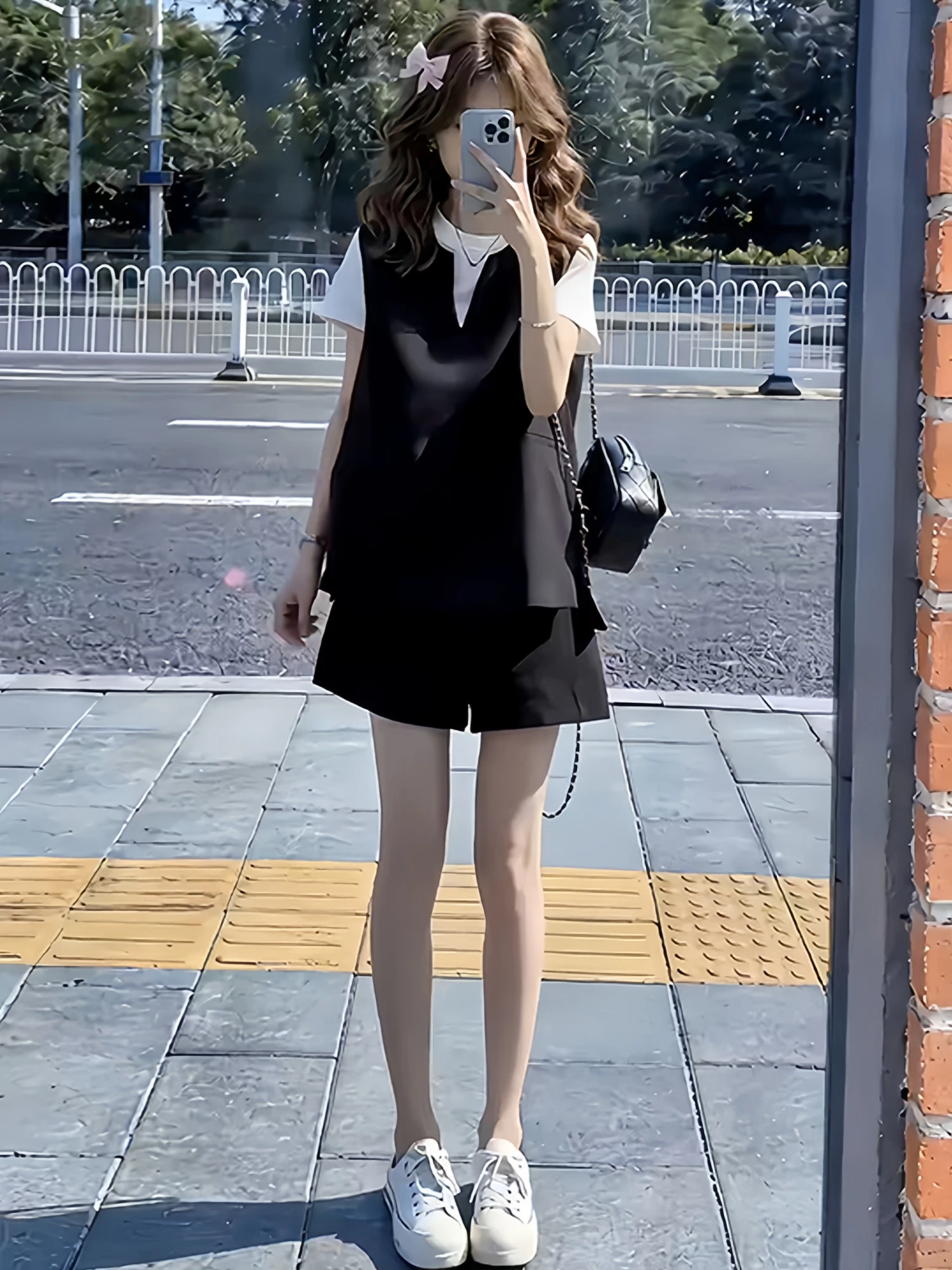 

Summer Fashionable Women's Casual Short Sleeve Top And High Waist Shorts Two Piece Set Breathable Comfortable mid Weight